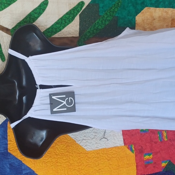 Mlle Gabrielle White Linen Low/High Maxi Dress with Gold chain Detailing - Picture 5 of 7